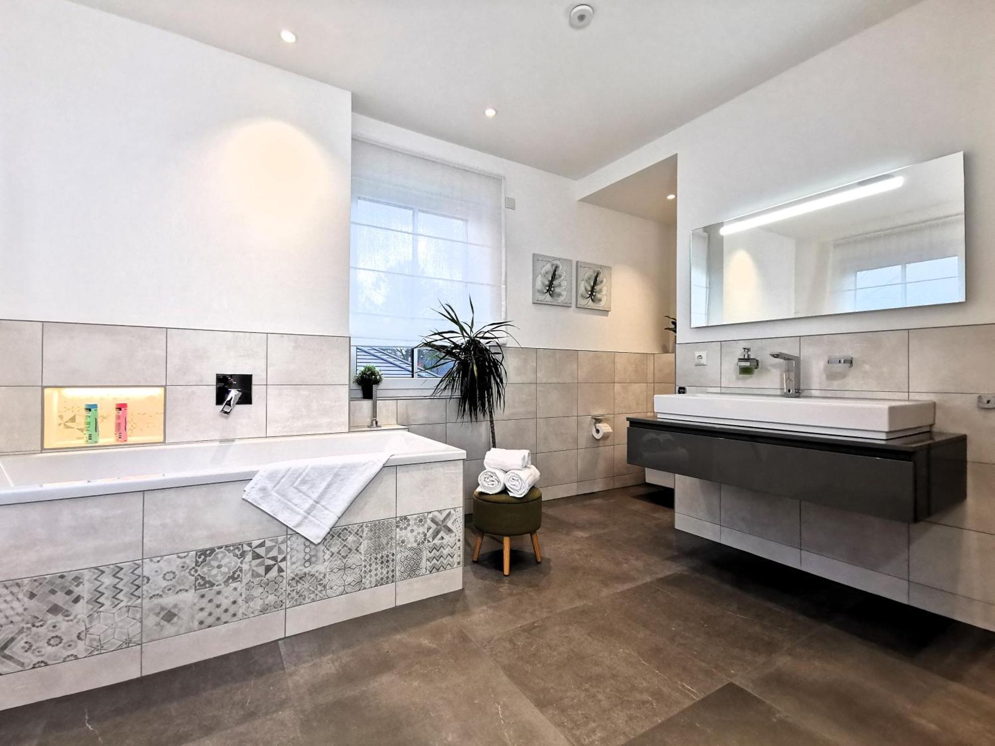 Bohnapartments Luxury Villa Berlin - 210Qm - Wintergarten - Kamin - 4 Kostenlose Parkplaetze - 6 Schlafzimmer - Neubau - Luxusausstattung ビルケンヴェルダー エクステリア 写真