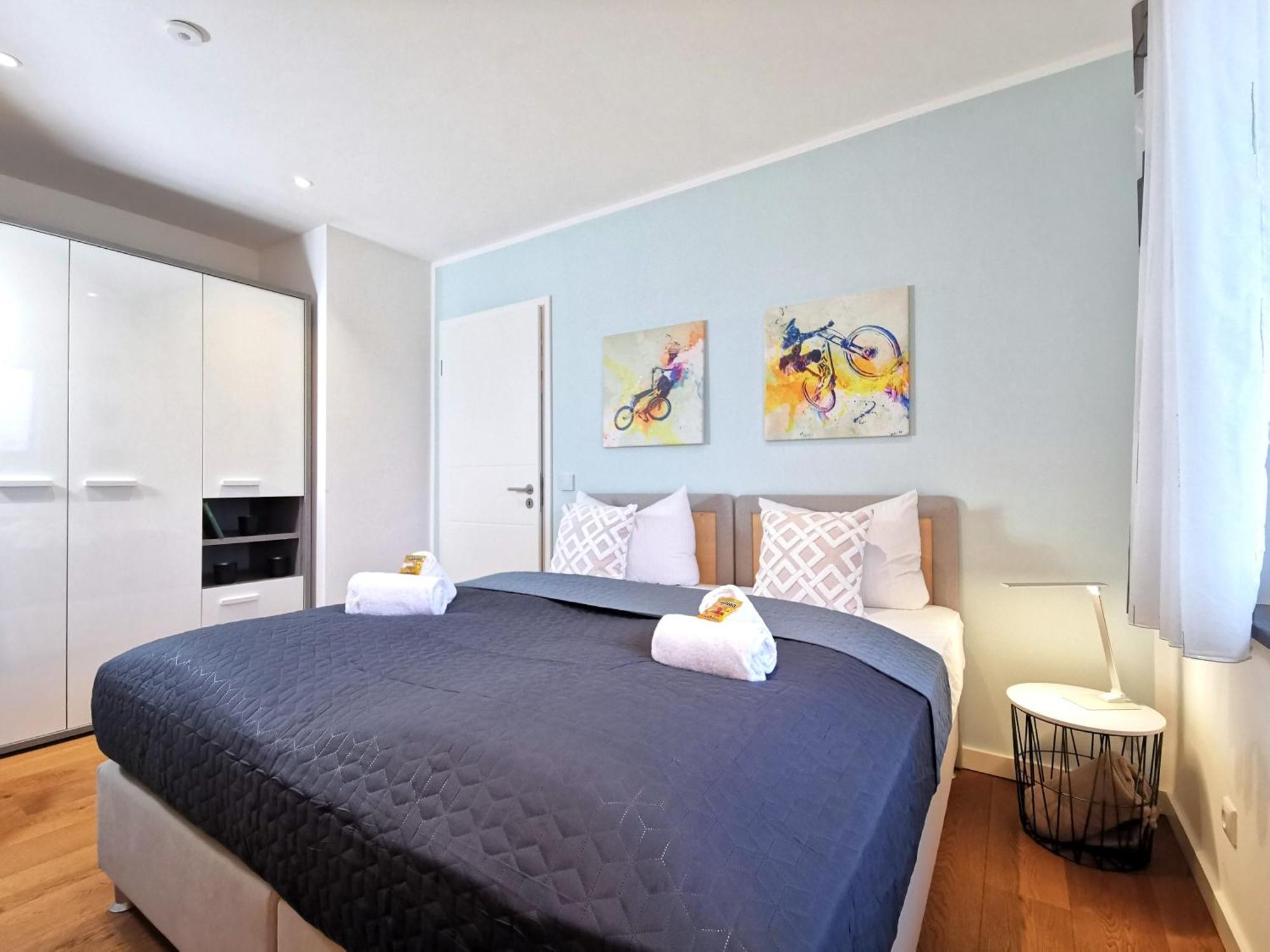 Bohnapartments Luxury Villa Berlin - 210Qm - Wintergarten - Kamin - 4 Kostenlose Parkplaetze - 6 Schlafzimmer - Neubau - Luxusausstattung ビルケンヴェルダー エクステリア 写真