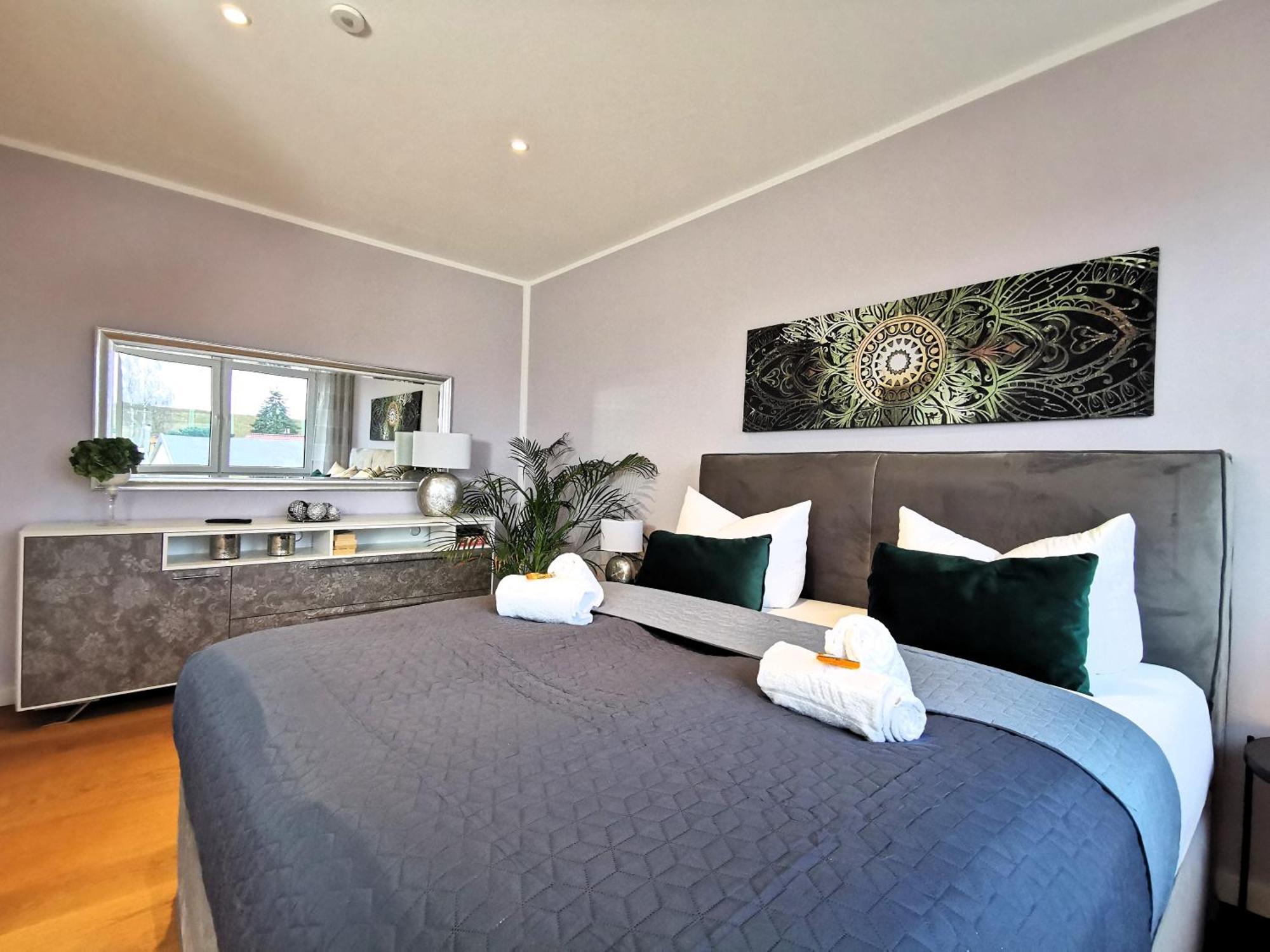 Bohnapartments Luxury Villa Berlin - 210Qm - Wintergarten - Kamin - 4 Kostenlose Parkplaetze - 6 Schlafzimmer - Neubau - Luxusausstattung ビルケンヴェルダー エクステリア 写真