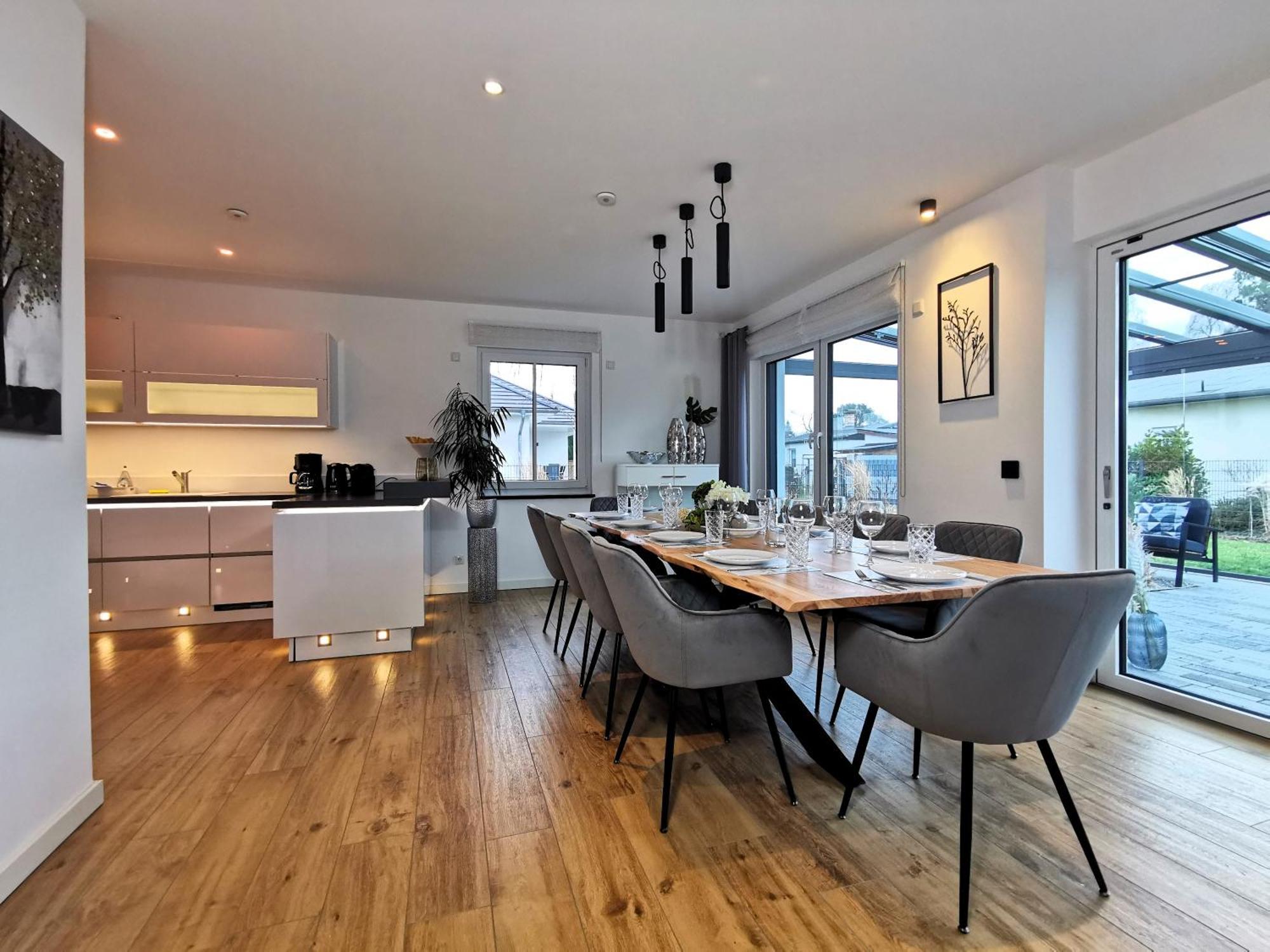 Bohnapartments Luxury Villa Berlin - 210Qm - Wintergarten - Kamin - 4 Kostenlose Parkplaetze - 6 Schlafzimmer - Neubau - Luxusausstattung ビルケンヴェルダー エクステリア 写真