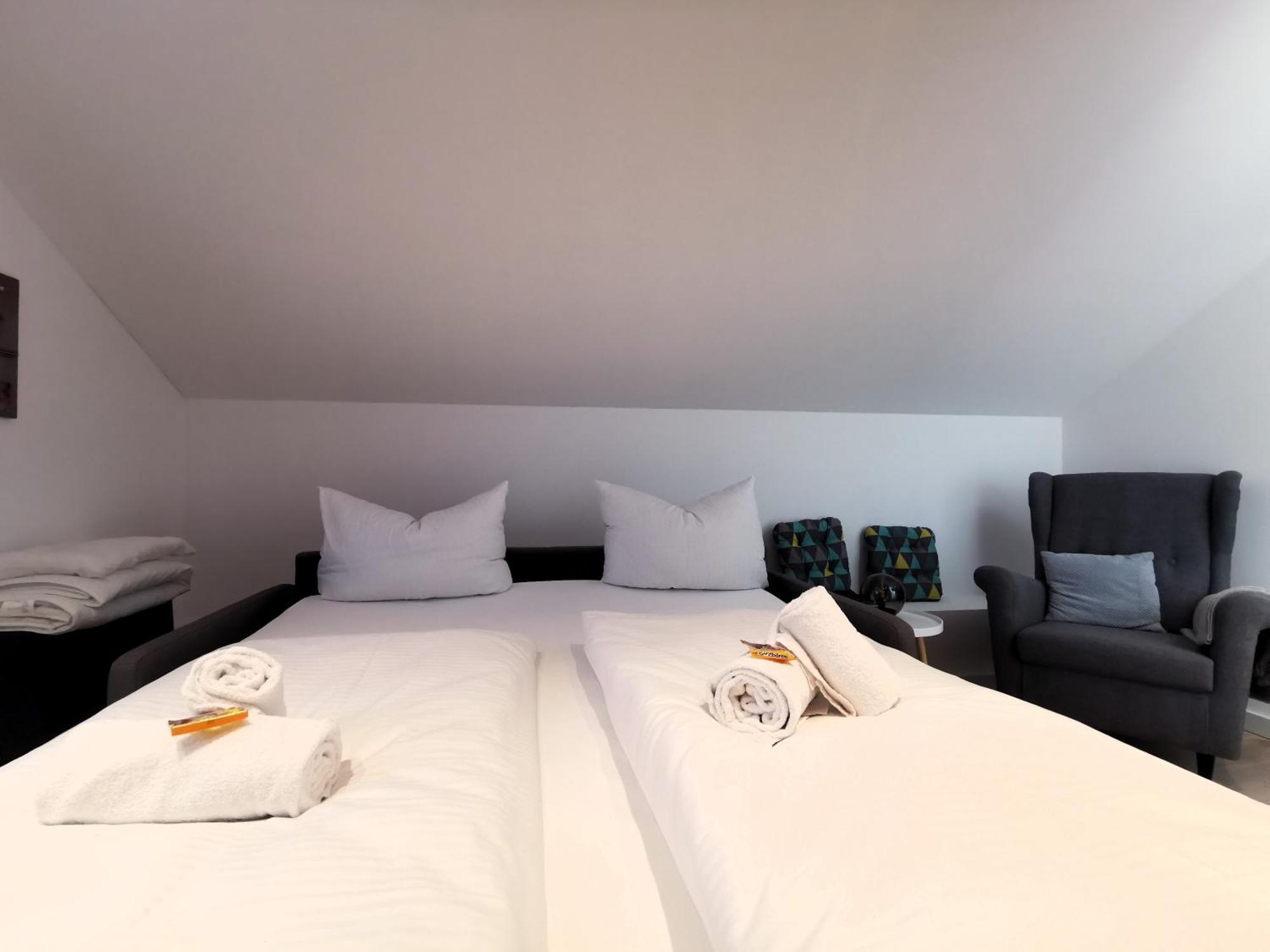 Bohnapartments Luxury Villa Berlin - 210Qm - Wintergarten - Kamin - 4 Kostenlose Parkplaetze - 6 Schlafzimmer - Neubau - Luxusausstattung ビルケンヴェルダー エクステリア 写真